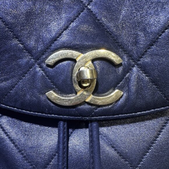 CHANEL Matelasse - Black Lambskin Backpack Tassel drawstring Gold hardware - Picture 5 of 12